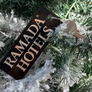 RAMADA HOTELS🎄Vintage Ornament Room Keys